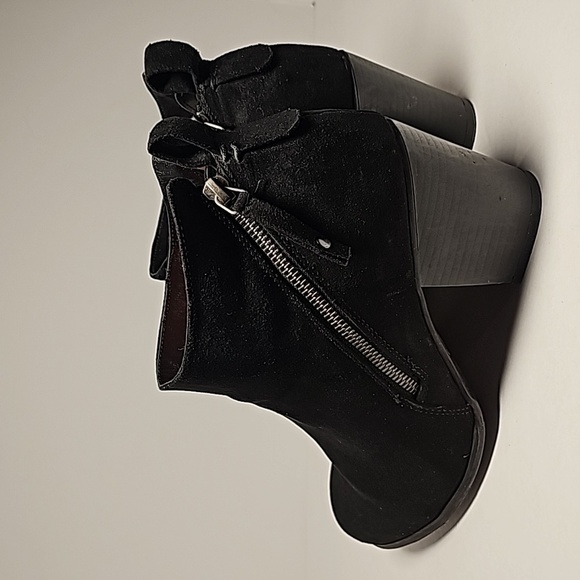 Torrid Booties Ankle Boots Side Zip Heel Black Faux Leather Round Toe Comfy 10 W - Picture 6 of 16